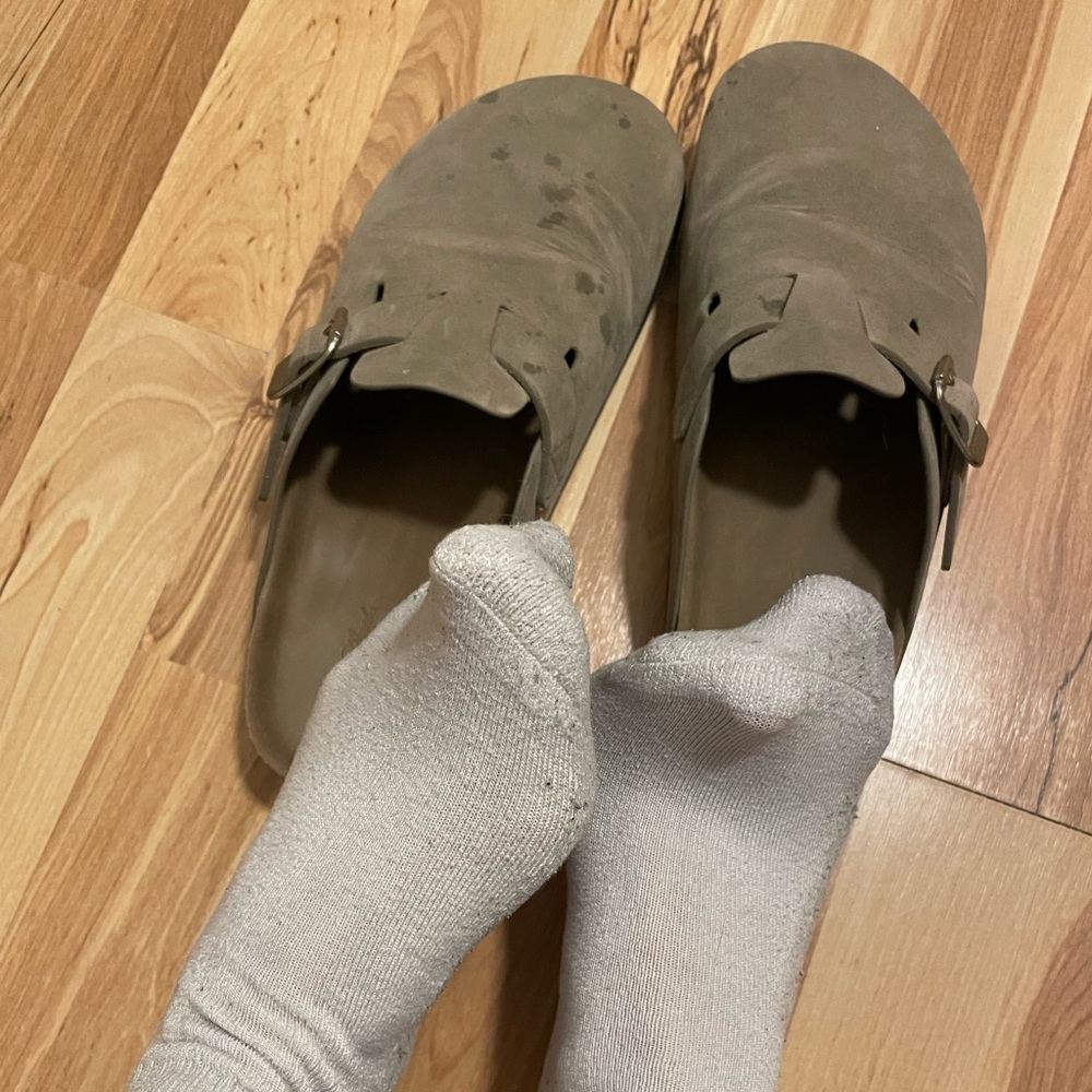 Worn clogs - Picture 5 of 5